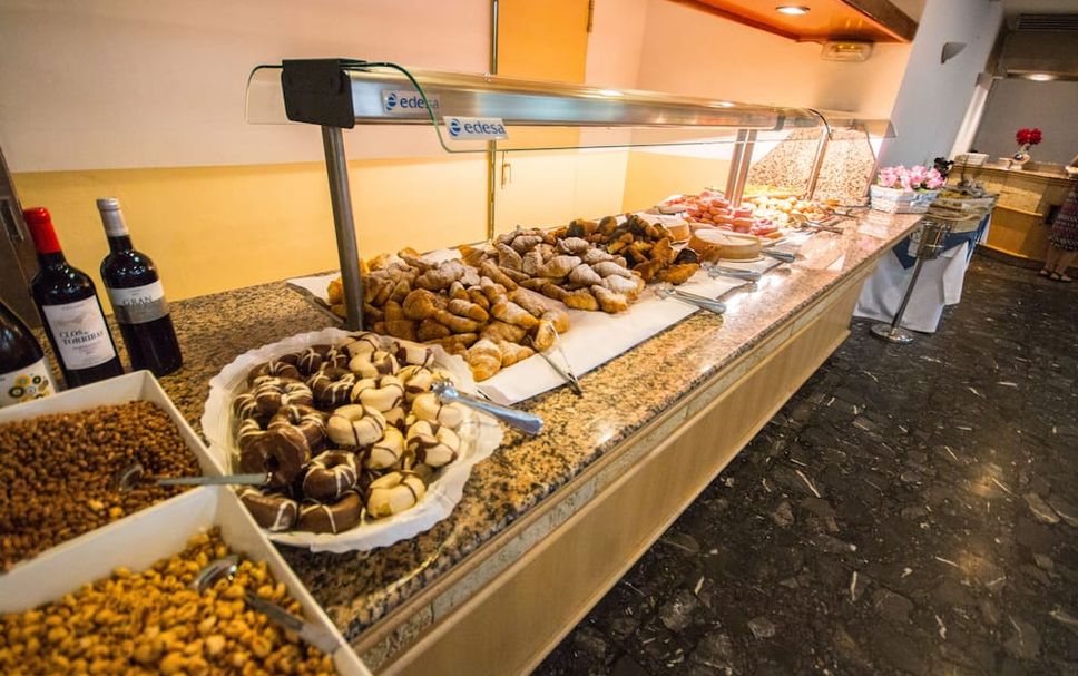 Buffet Photo