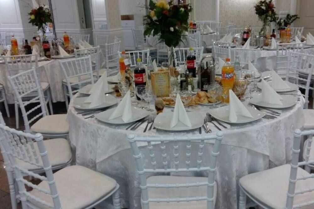 Banquet hall