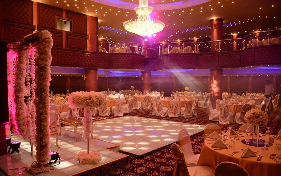 Banquet hall Photo