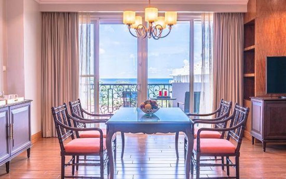 Dining room Photo