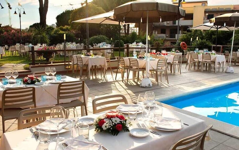 Banquet hall Photo