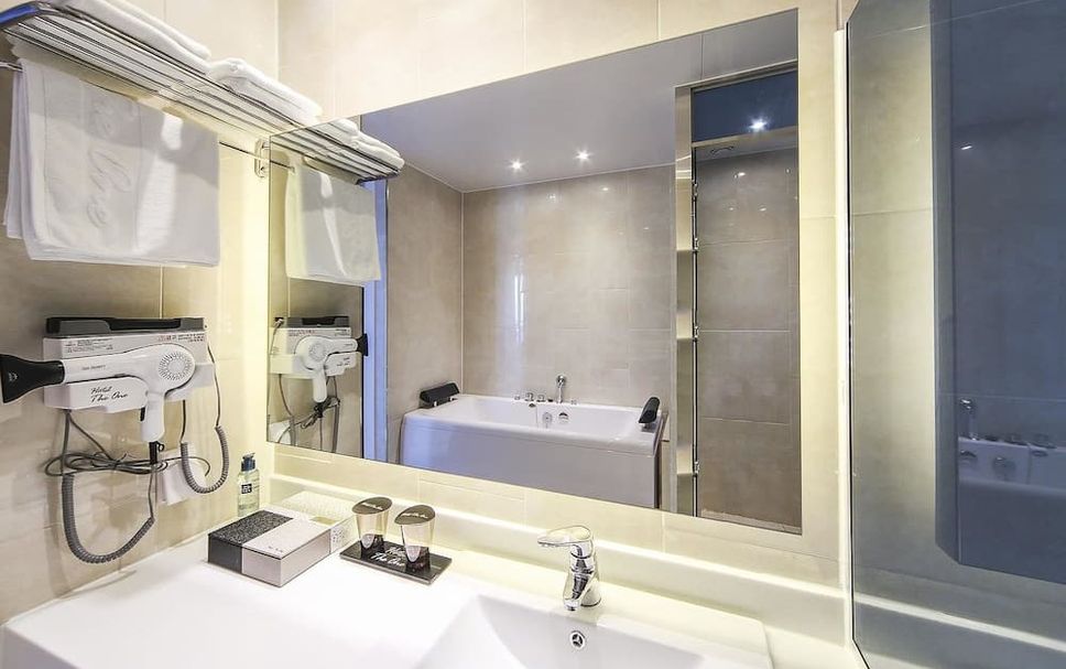 Bathroom Photo