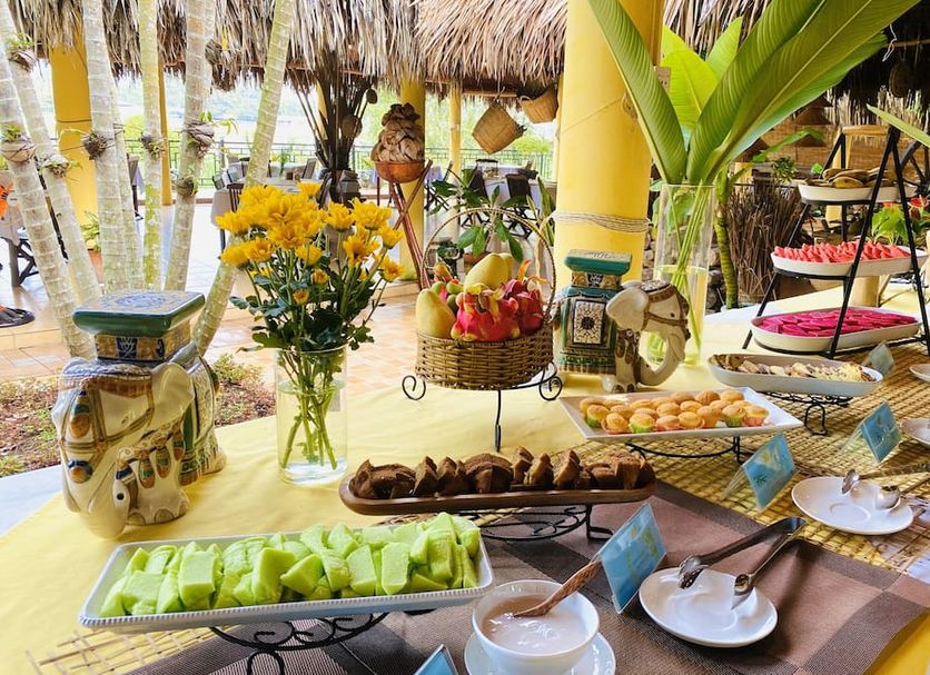 Buffet Photo