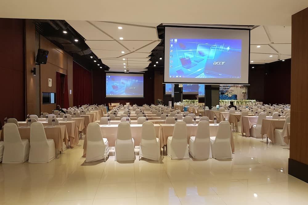Banquet hall