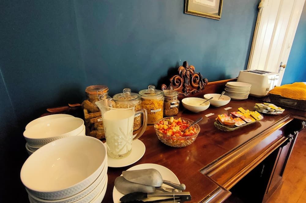 Buffet Photo