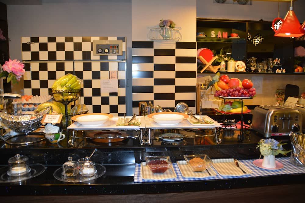 Buffet Photo