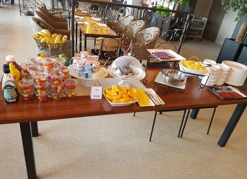 Buffet Photo