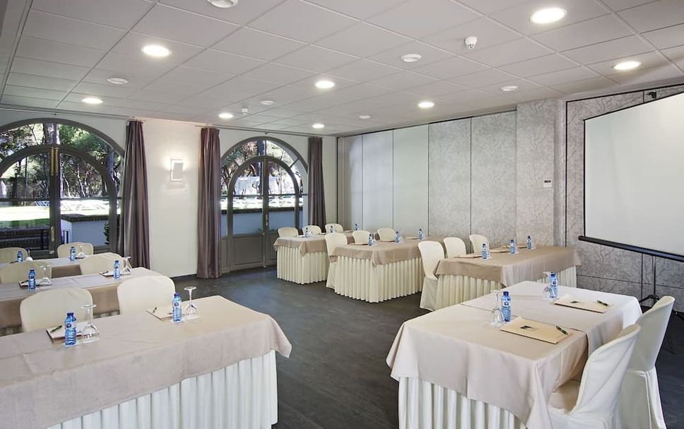 Conference room Photo