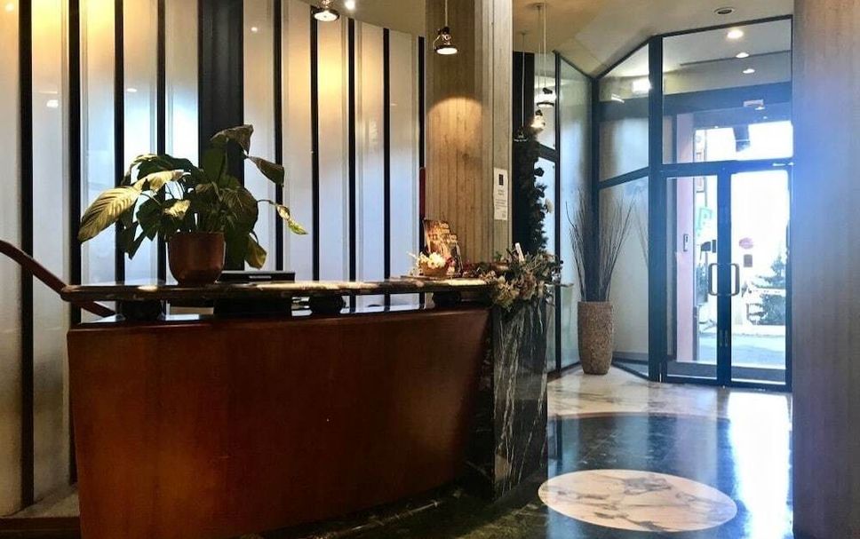 Front desk Photo