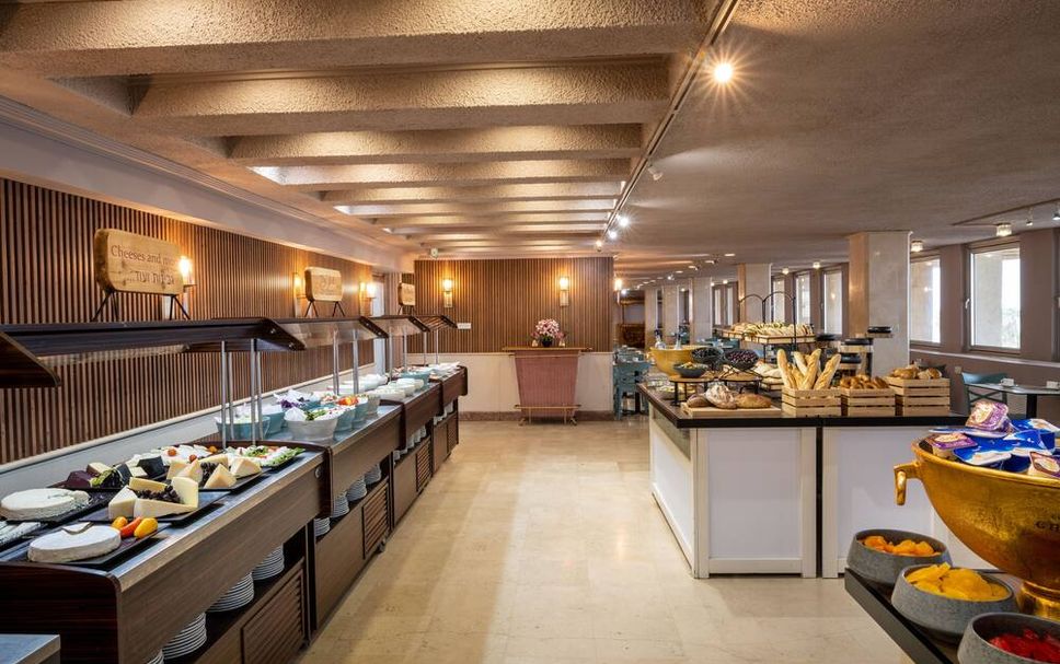 Buffet Photo