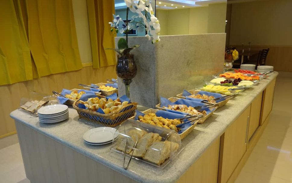 Buffet Photo