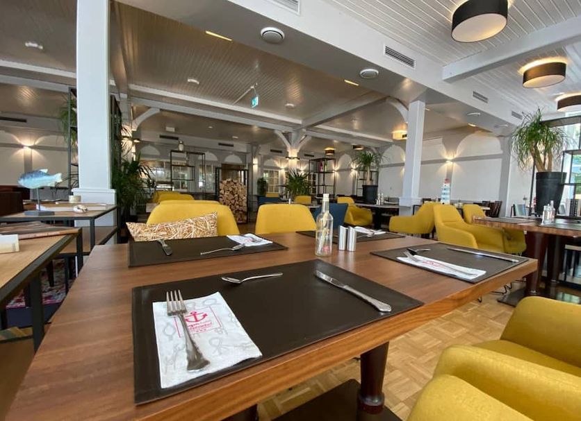 Restaurant Photo