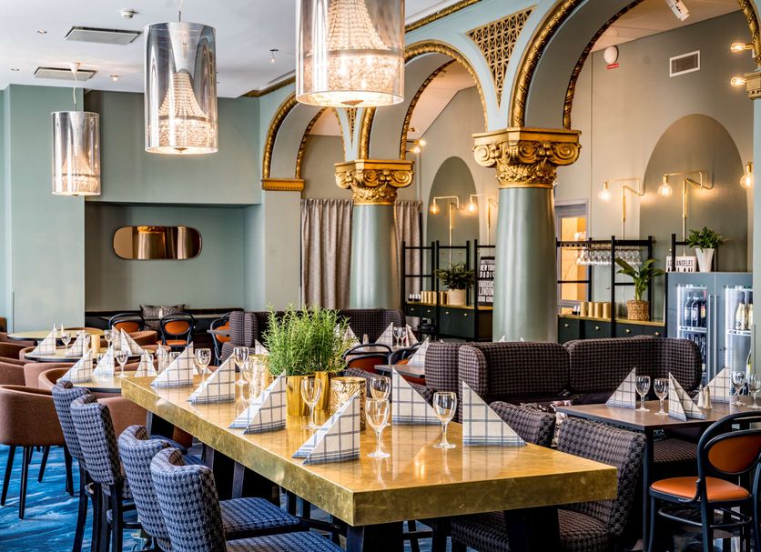 Restaurant Photo