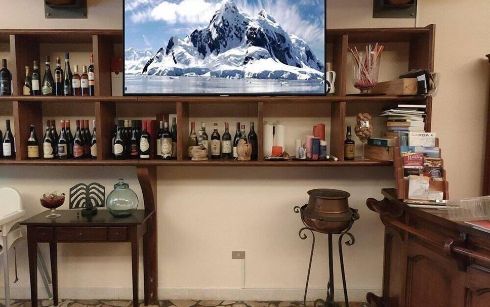 Bar Photo