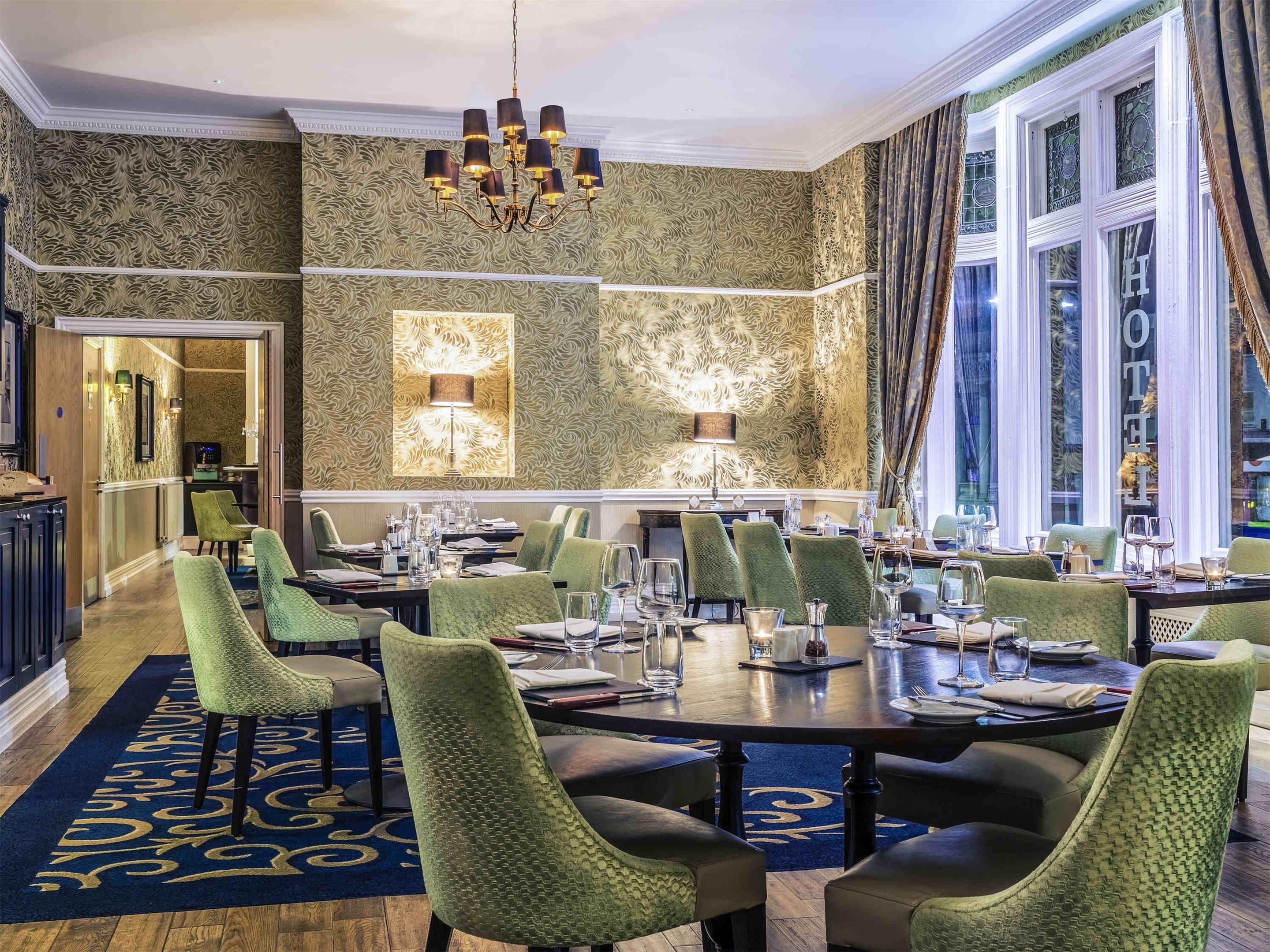 Restaurant Photo