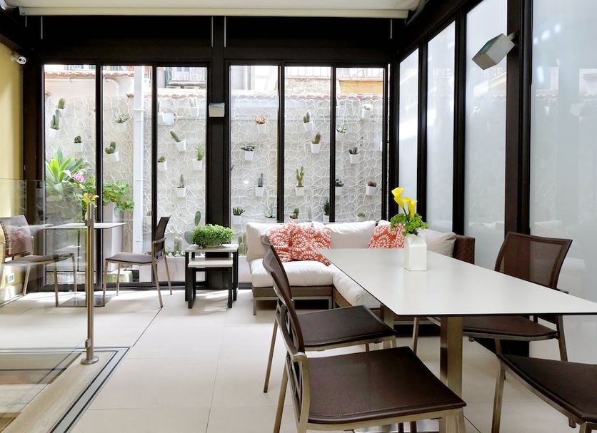Dining room Photo