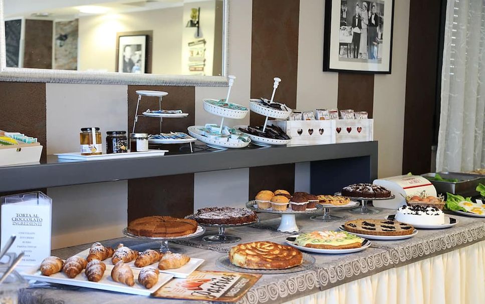 Buffet Photo