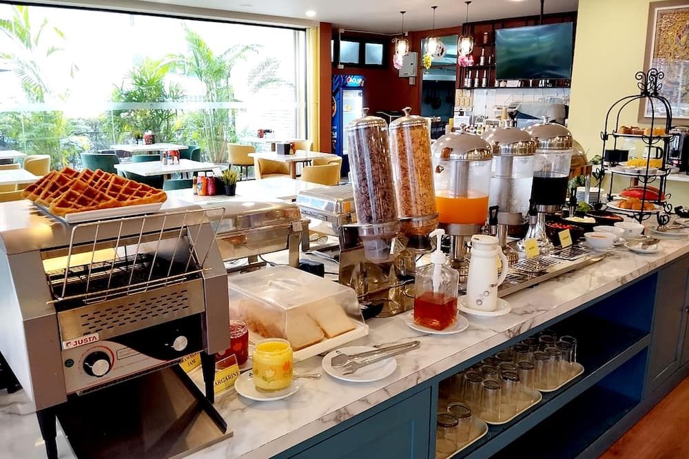 Buffet Photo