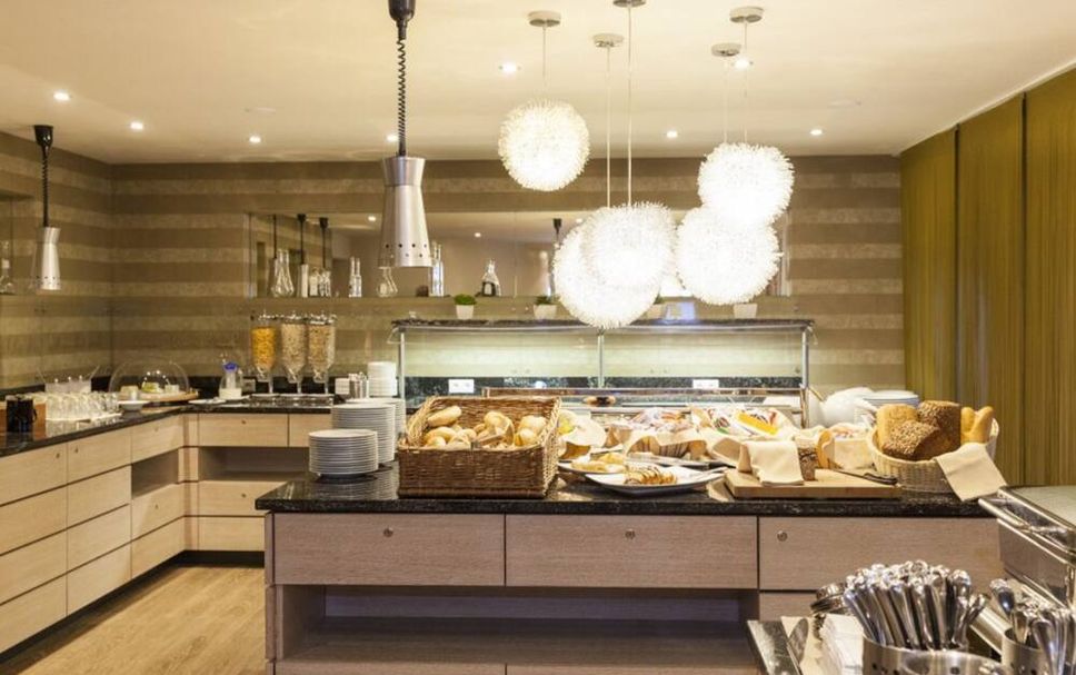 Buffet Photo