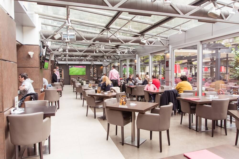 Restaurant Photo
