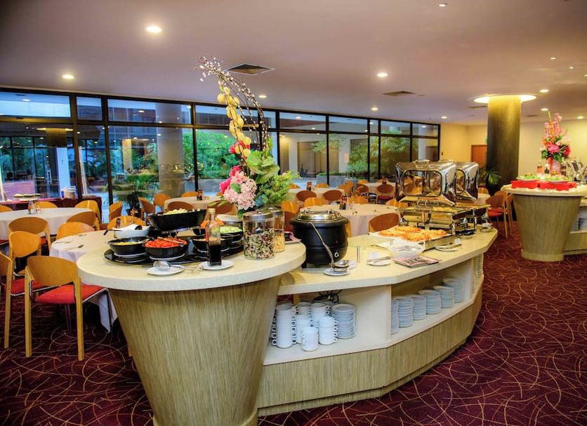 Buffet Photo