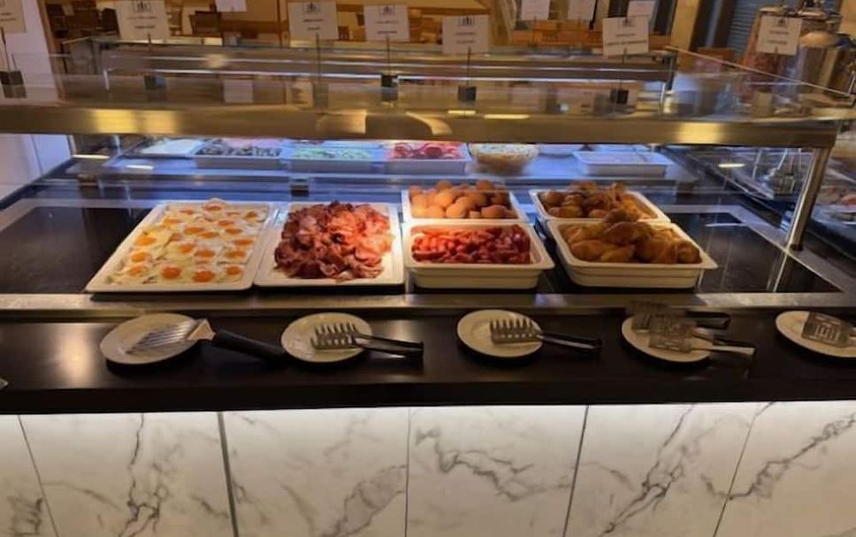 Buffet Photo