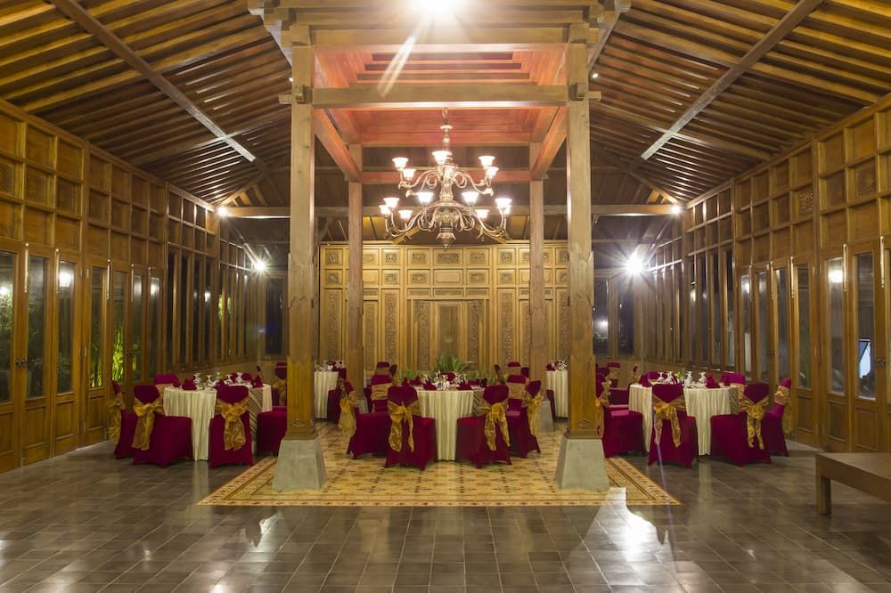 Banquet hall Photo