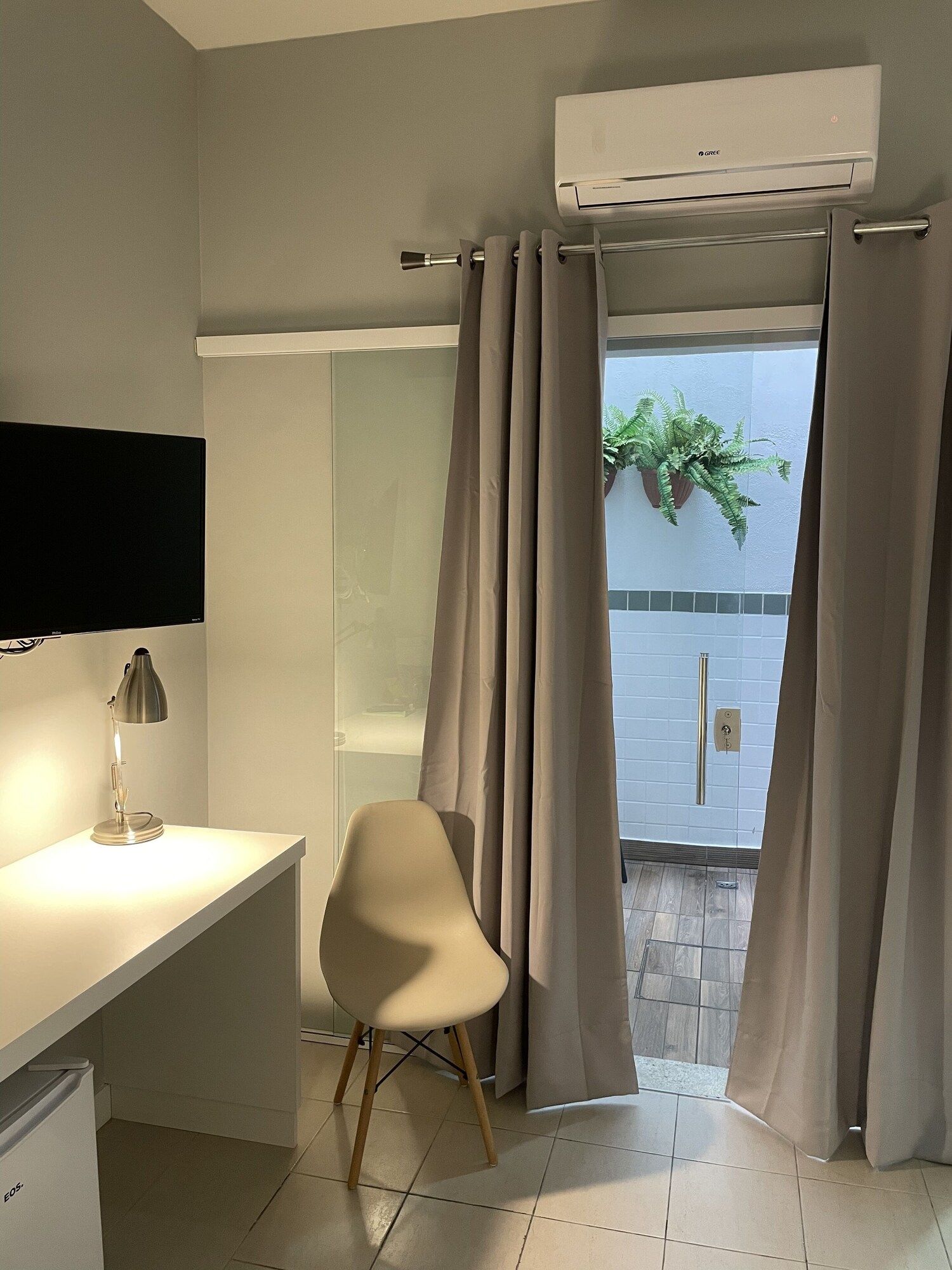 Room amenity