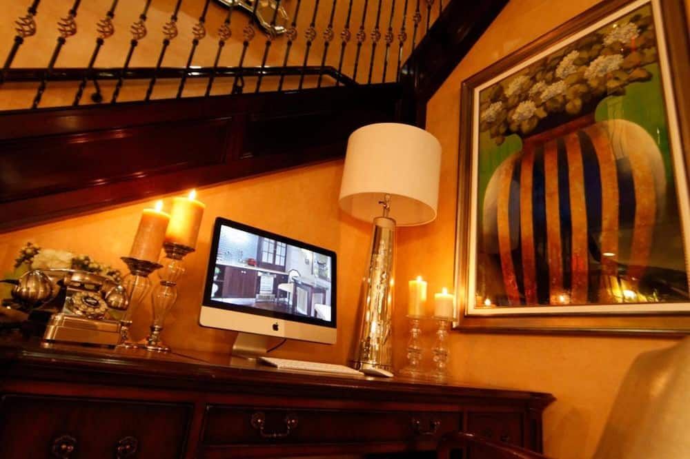 Room amenity