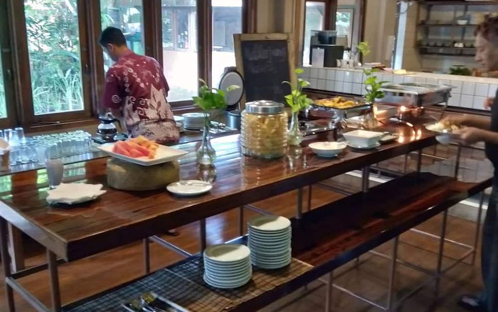Buffet Photo