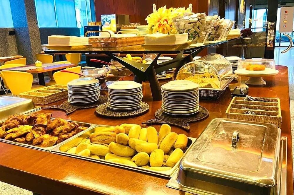 Buffet Photo