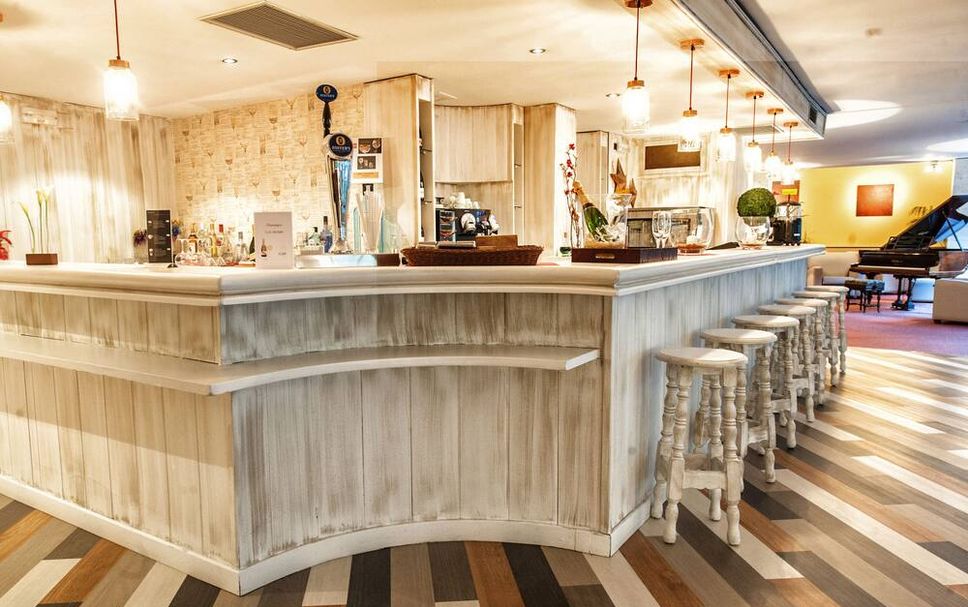 Bar Photo