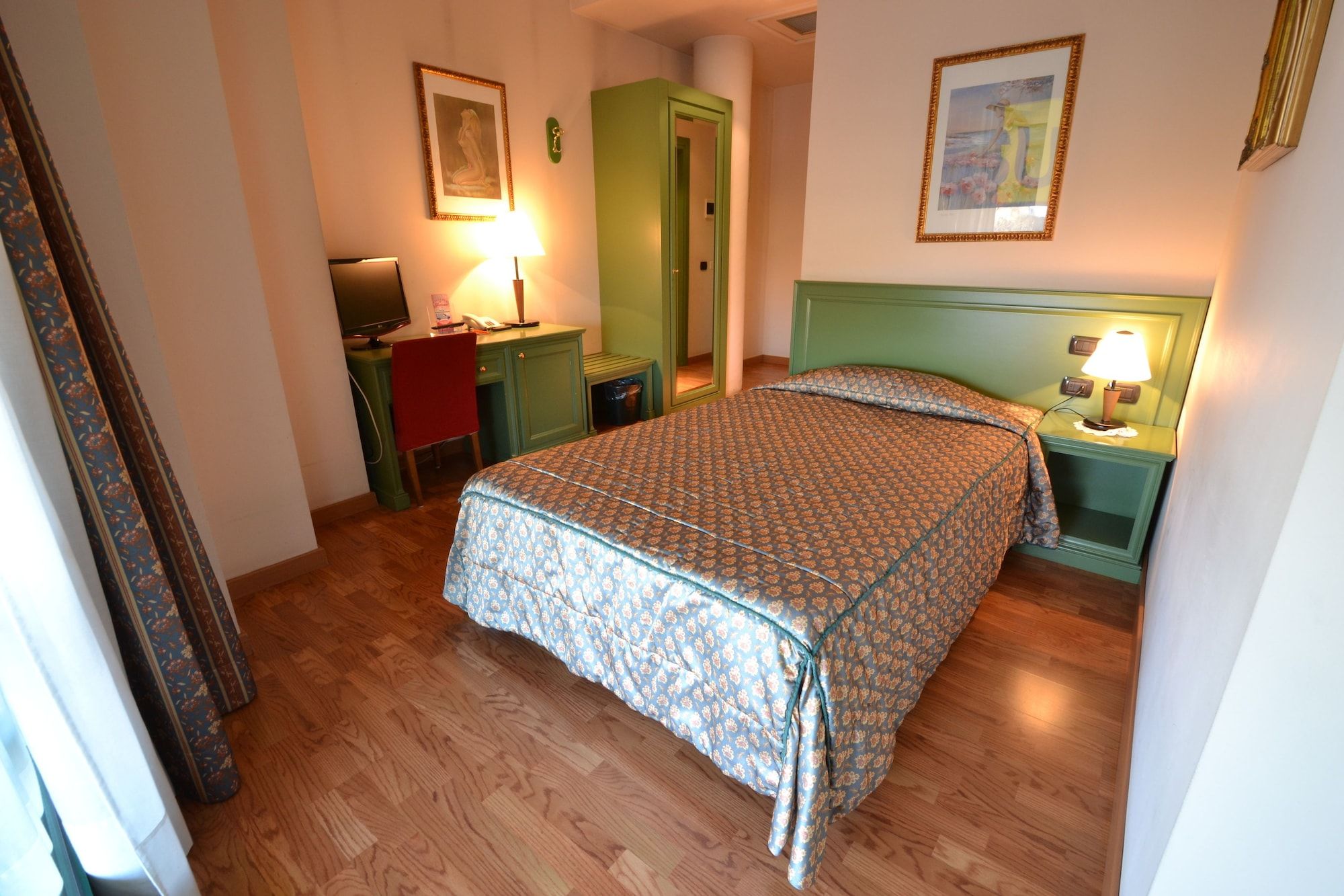 Bedroom