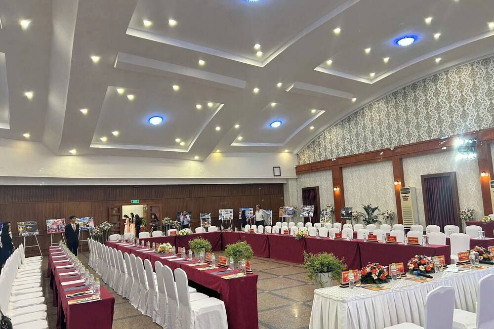 Banquet hall