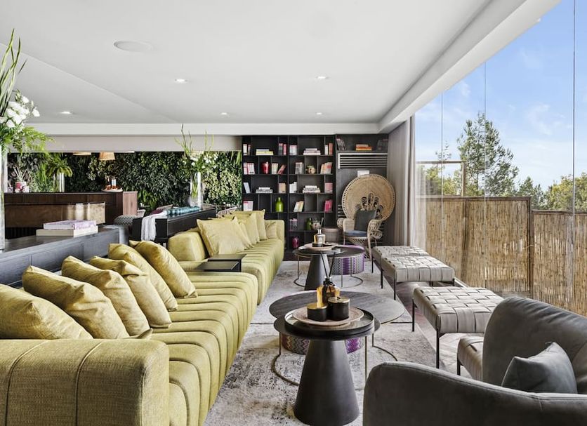 Lounge Photo