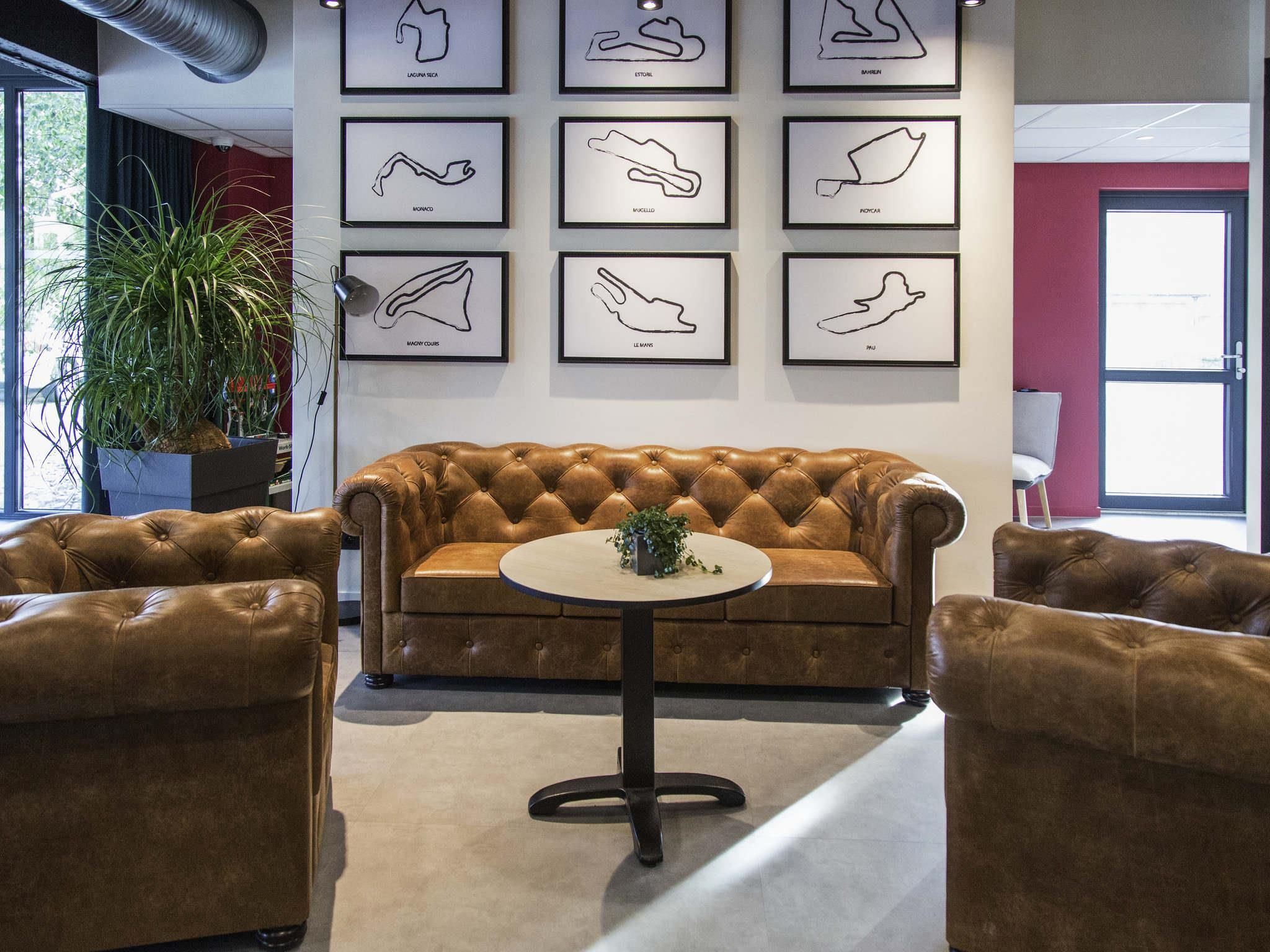 Lounge Photo