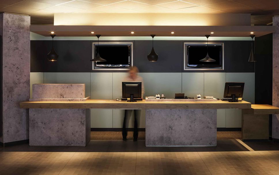 Front desk Photo