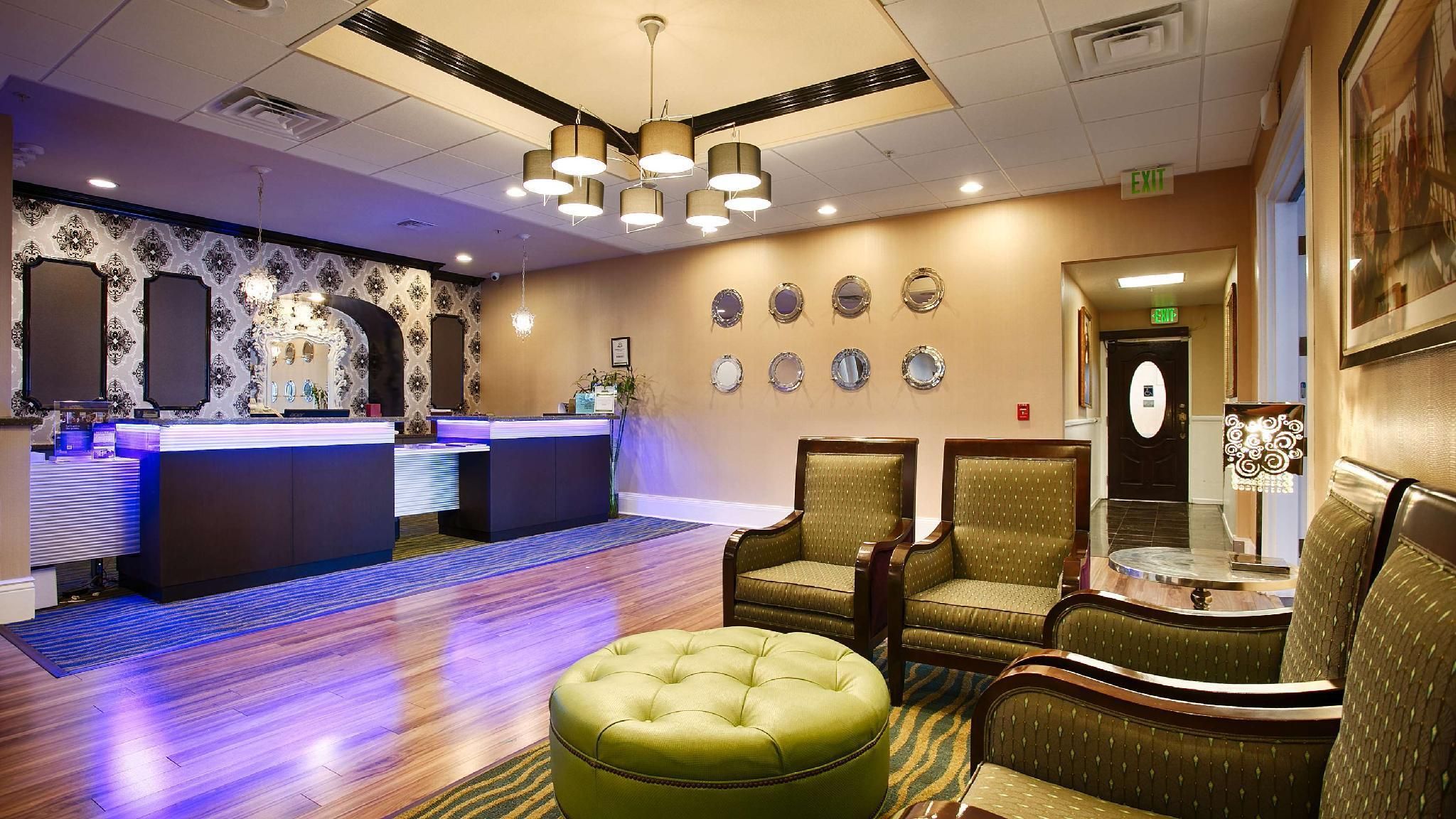 Front desk Photo