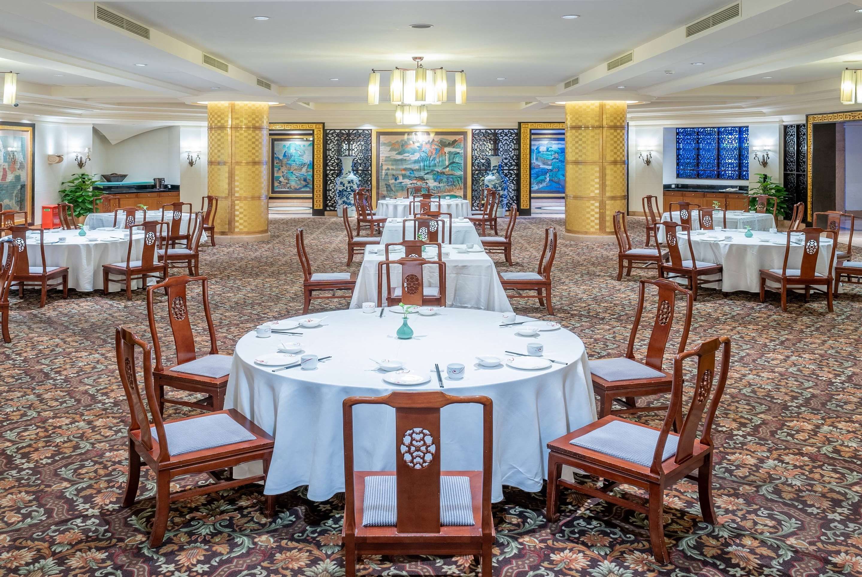 Banquet hall