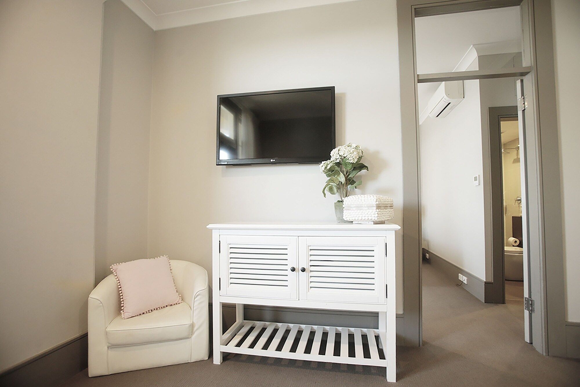 Room amenity