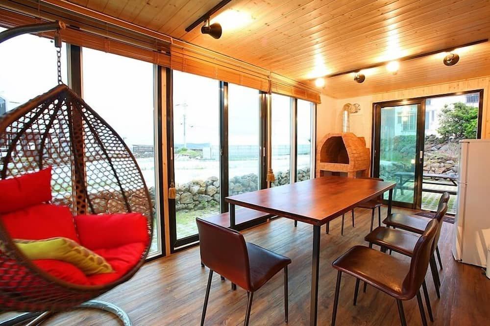 Dining room Photo
