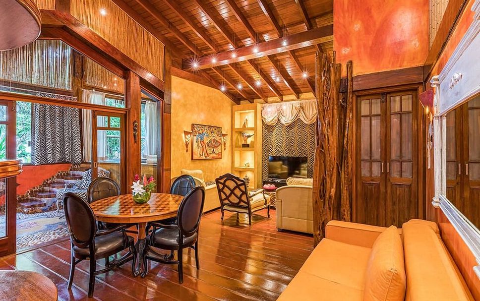 Dining room Photo