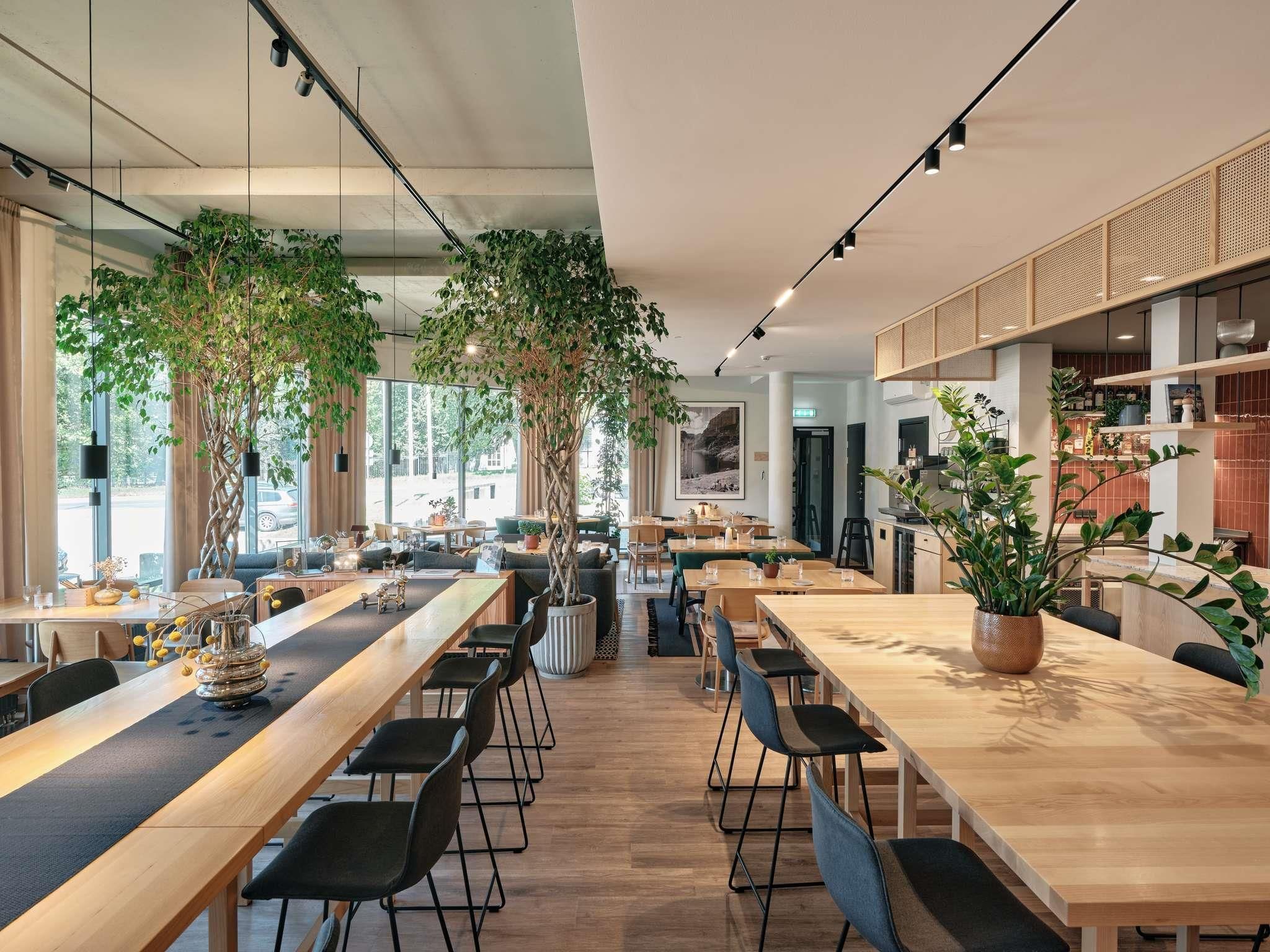 Restaurant Photo