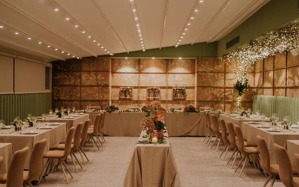 Banquet hall Photo