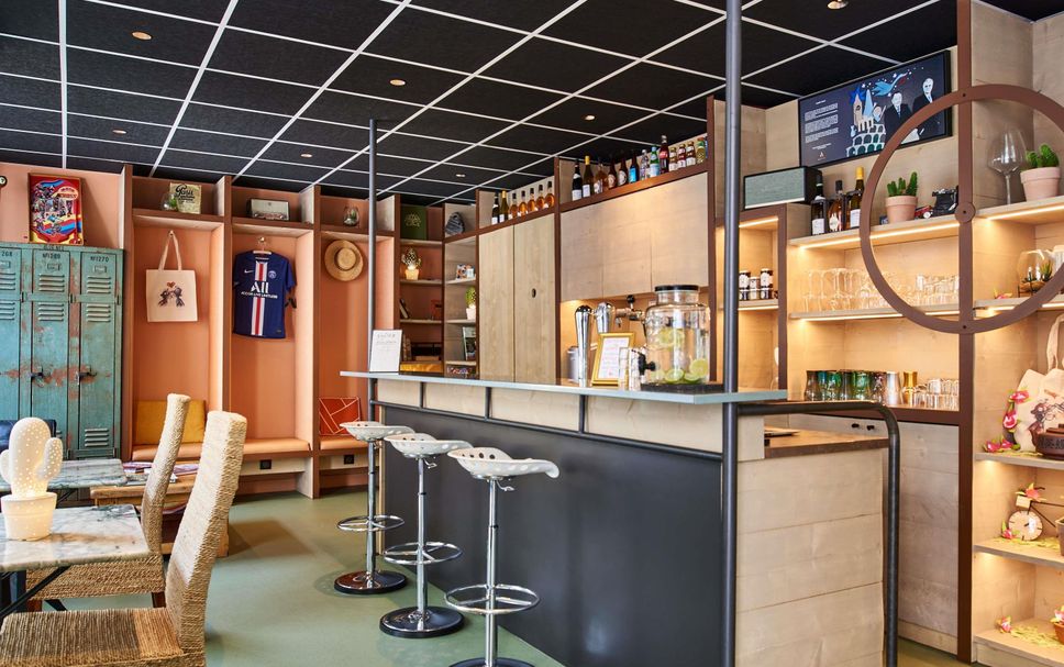 Bar Photo
