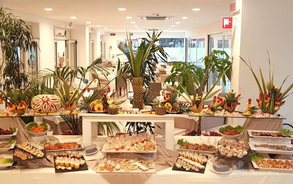 Buffet Photo