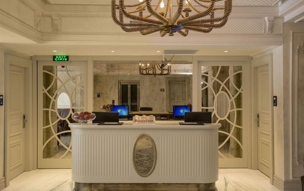 Front desk Photo