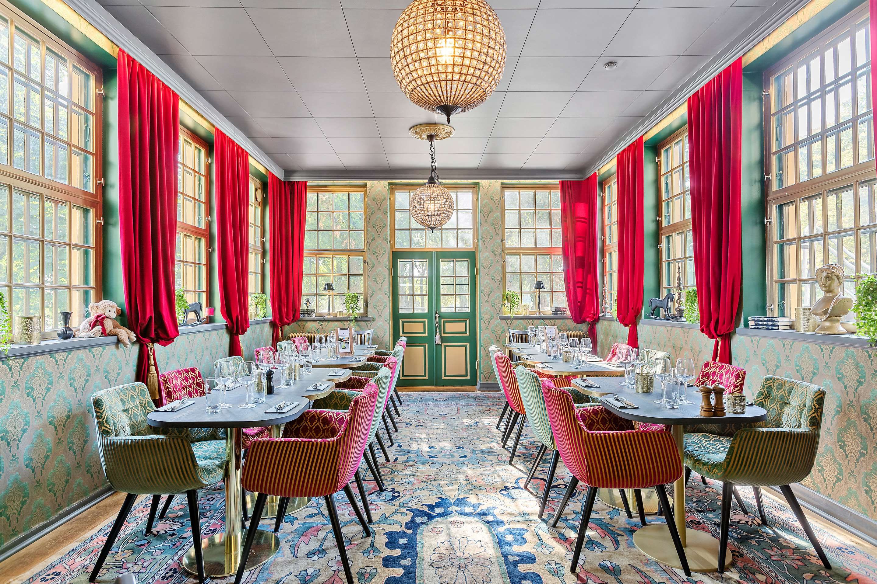 Banquet hall