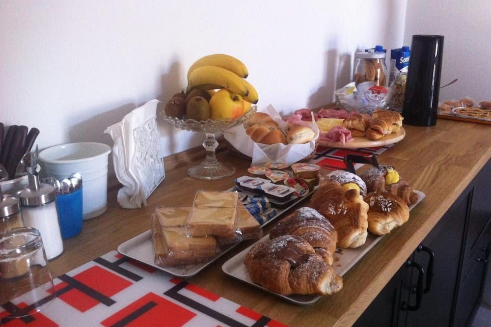 Buffet Photo