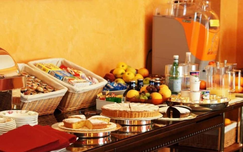 Buffet Photo